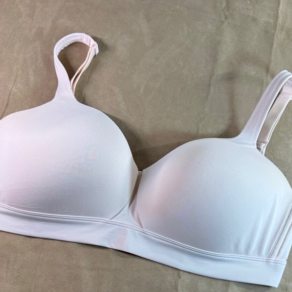 Duluth Trading Co Bra - Soft Pink and Black - Picture 3 of 4